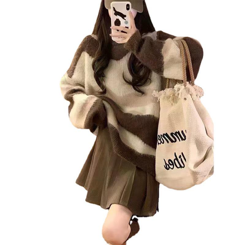 2023 Milk Salt Series: Lazy Style Sweater & Pleated Skirt Two-Piece Suit for Spring