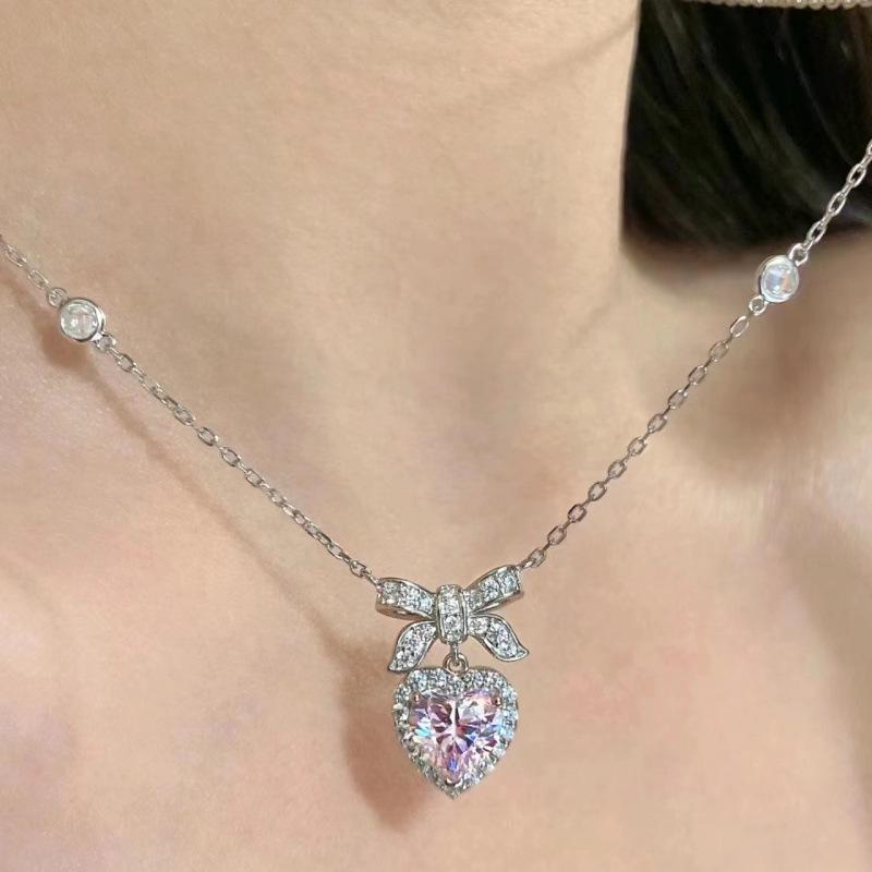 High-End Pink Diamond Heart Princess Necklace for Women - Light Luxury Niche Style Birthday or Best Friend Gift