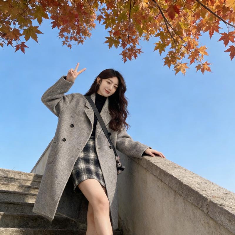 Women's Mid-Length Wool Coat - Elegant Hepburn Style, Petite Loose Fit for Spring/Autumn, Korean-Inspired Design