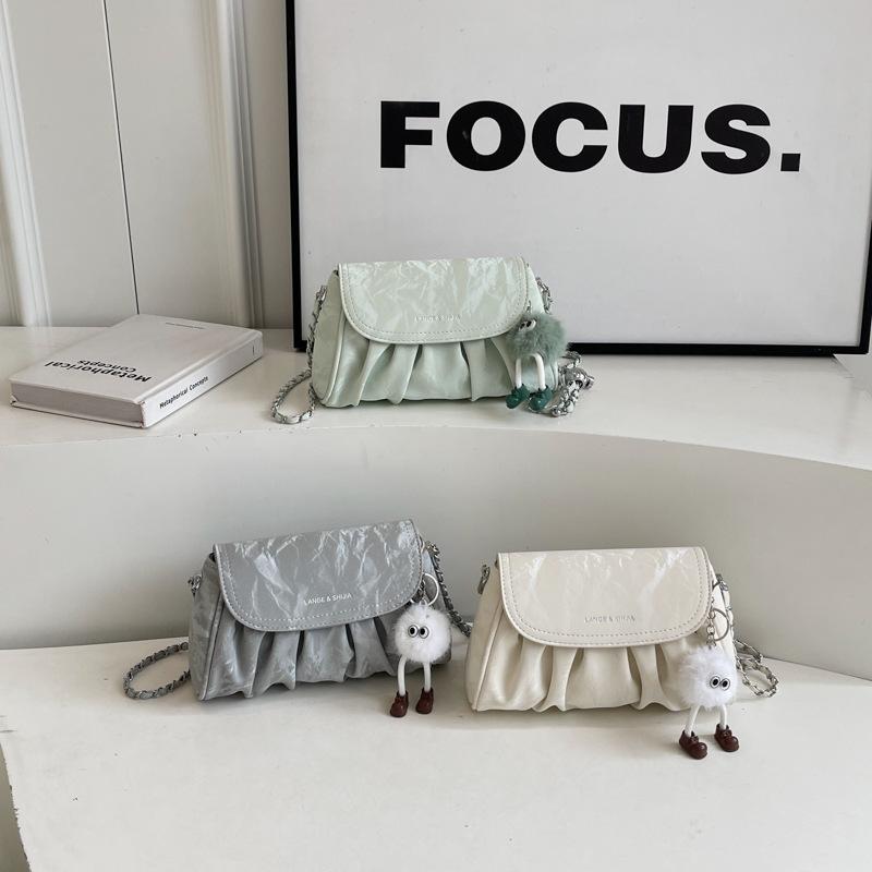 Early Spring New Pleated Small Bag Women's New Fashion Versatile Chain Messenger Bag Shoulder Small Square Bag