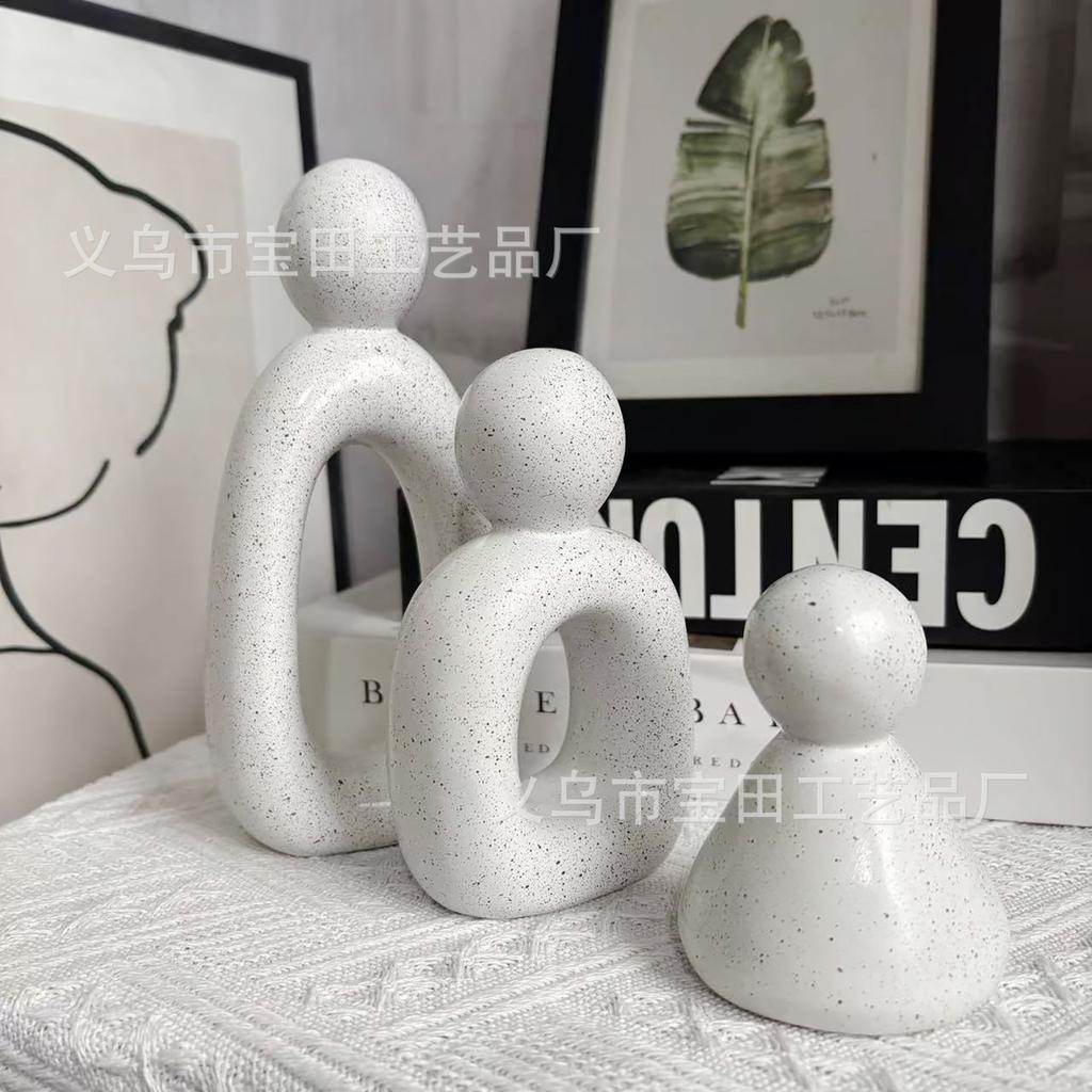 Modern minimalist resin abstract family of three ornaments office living room TV cabinet entrance decoration housewarming gift