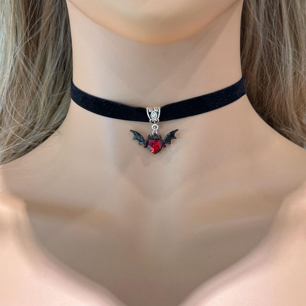 Dark Wind Necklace Women Halloween Black Bat Wings Pendant Neck Collar Gothic Devil Collar Versatile Festival Accessories Party