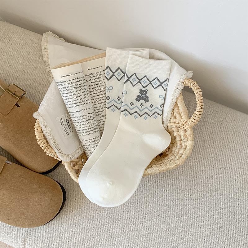 Female Autumn New Retro Match Color Cartoon Bear Boneless In The Tube Stack Socks