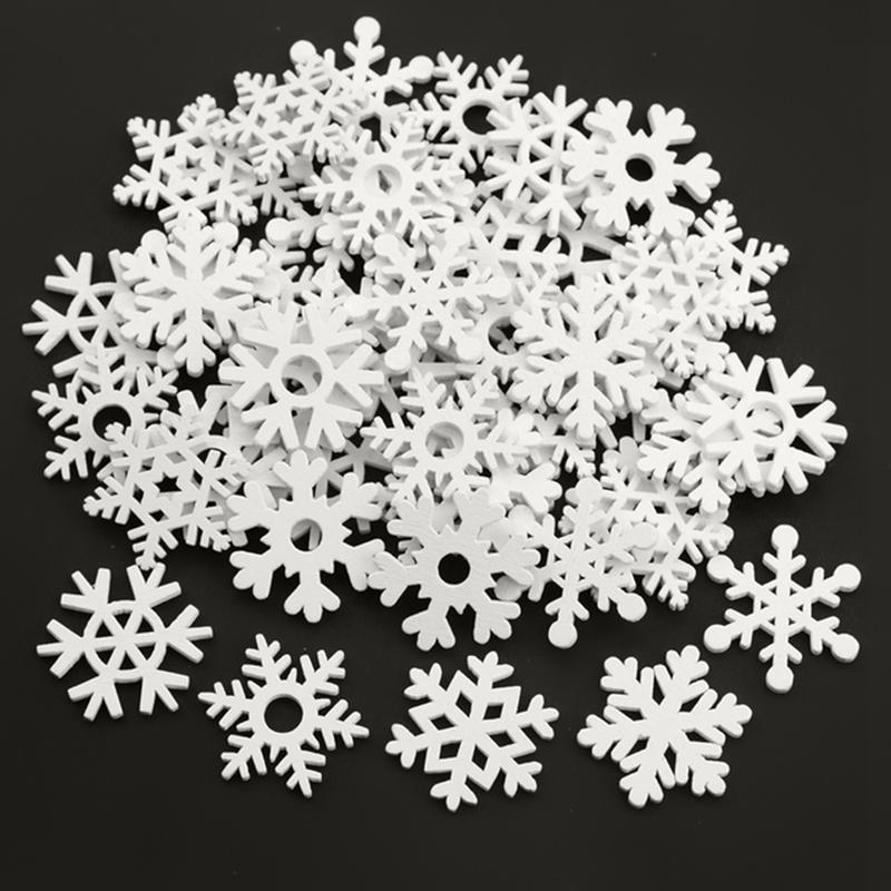 

50pcs White Wooden Snowflakes Christmas Ornaments Xmas Wood Pendant for New Year Navidad Natal Noel Home Decoration білий