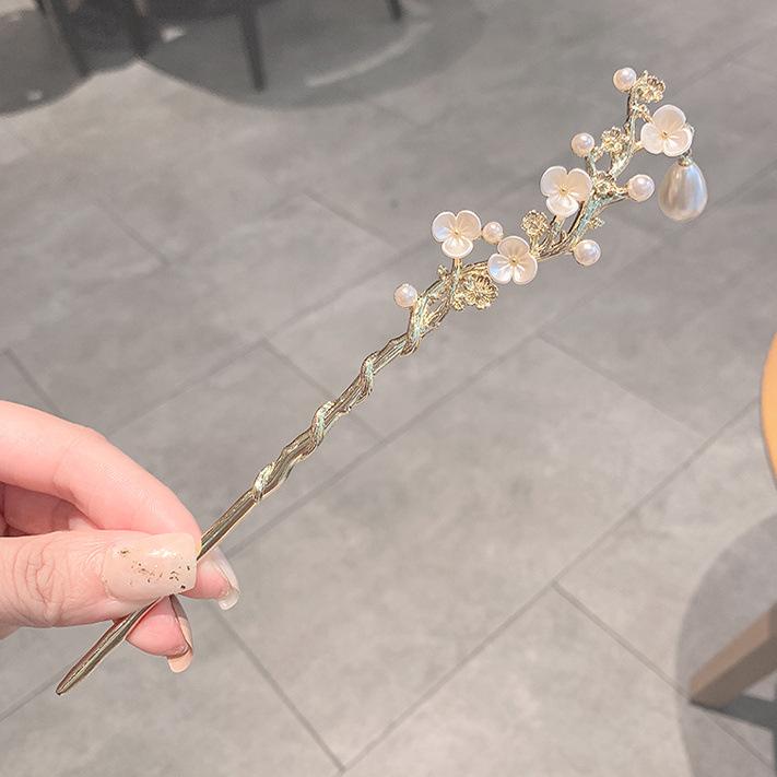 Four Seasons Chinese Tassel Hairpin: Ancient Style Hanfu with Fresh Pearl and Jiangnan Classical Cheongsam Hair Accessory