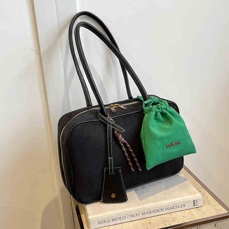 Autumn Winter Retro Large Capacity Suede Bag  New Lady Commuter Shoulder Bags Women Daily Out Handbags