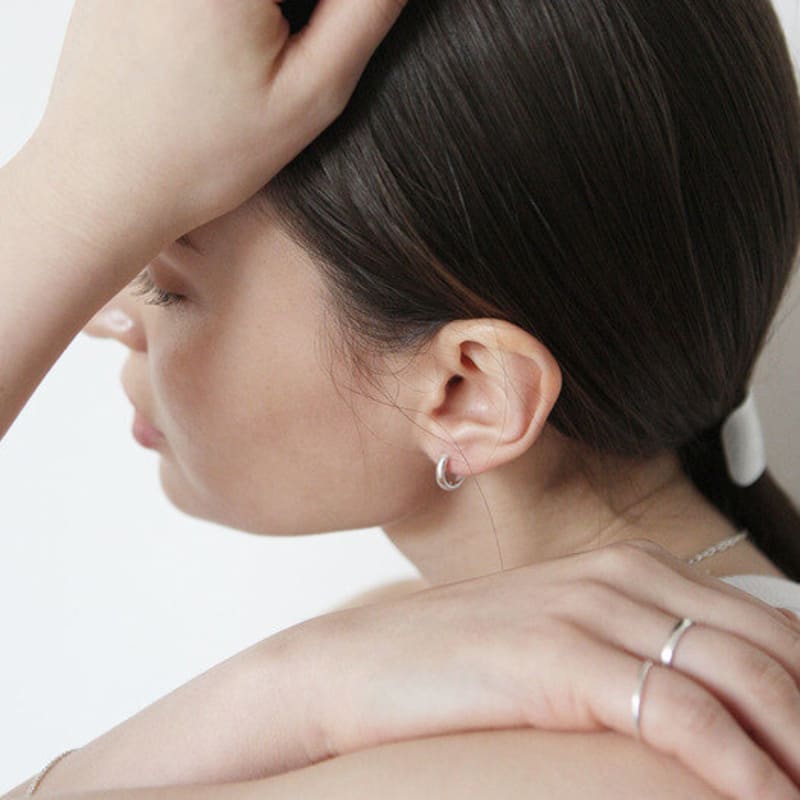 TOU [Silver925] TN025 Basic Sleek Round Semi Bold Earring