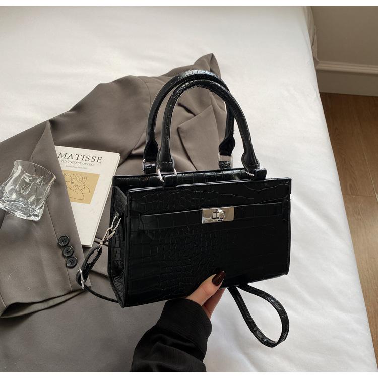 Crocodile pattern retro solid color 2025 fashion casual large capacity aesthetic new texture portable messenger small square bag