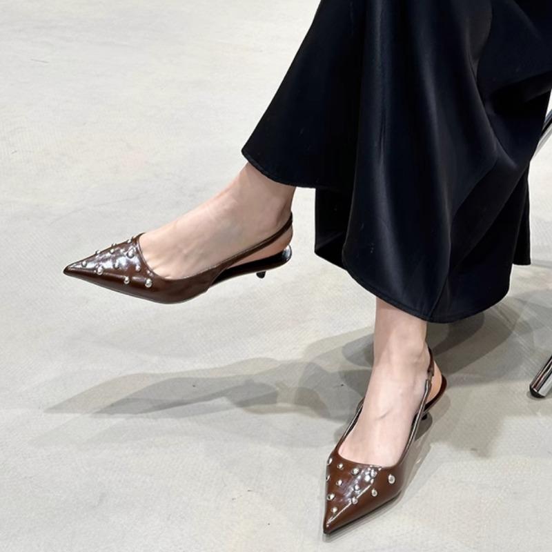 

Модные сандалии женские туфли на высоком каблуке для платья большого размера ретро закрытый острый носок весенние с большими шипами для девушек высокий стилет с заклепками сандалии лодочки 42 коричневый