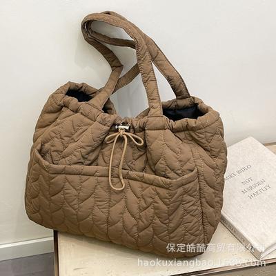 Ins Trendy Fashion Large-capacity Tote Bag 2025 Spring New Korean Version Embroidered Thread Diamond Shoulder Bag High Sense