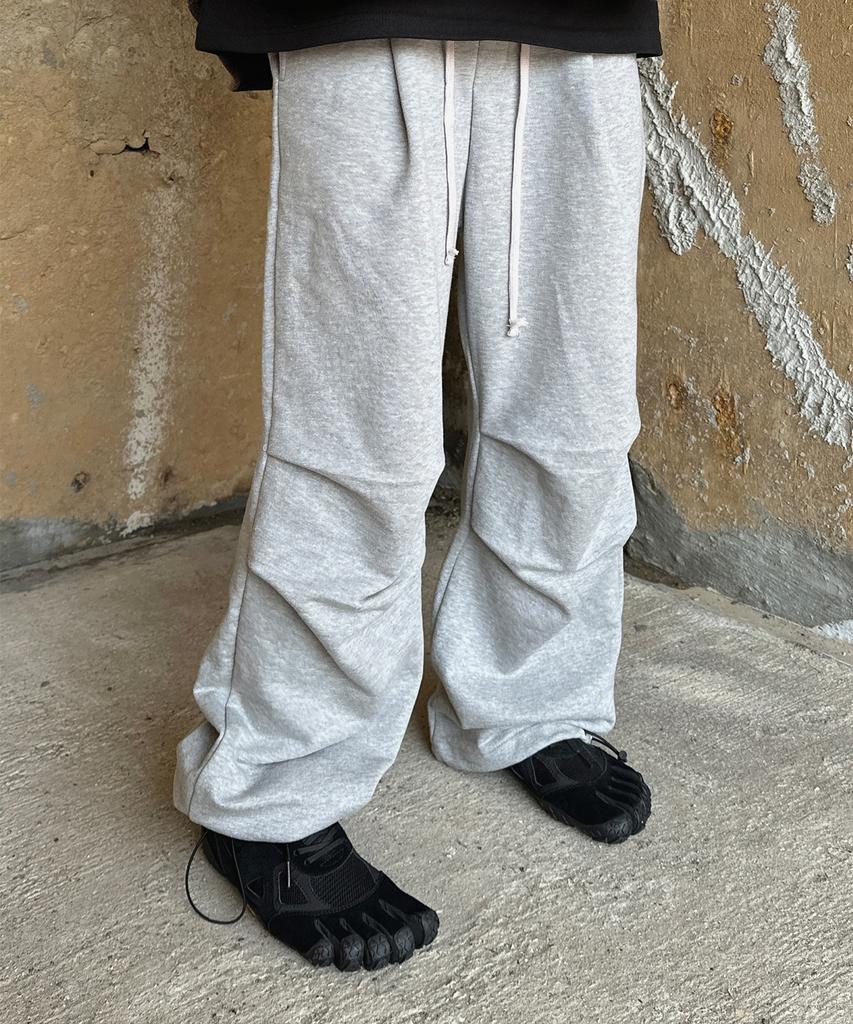 Keullako Parachute Wide Balloon Sweatpants (Gray)
