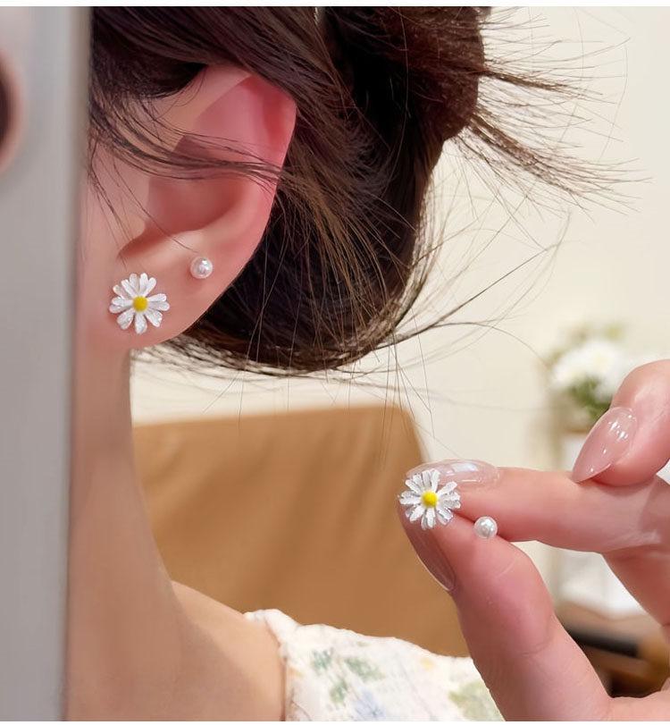 2026 Fresh Daisy Stud Earrings Set: Sweet, Gentle, and Fashionable Four-Piece for Women