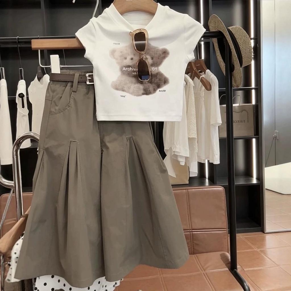 Bärendruck-T-Shirt und weite Cargohosen im koreanischen Stil für Baby-Mädchen