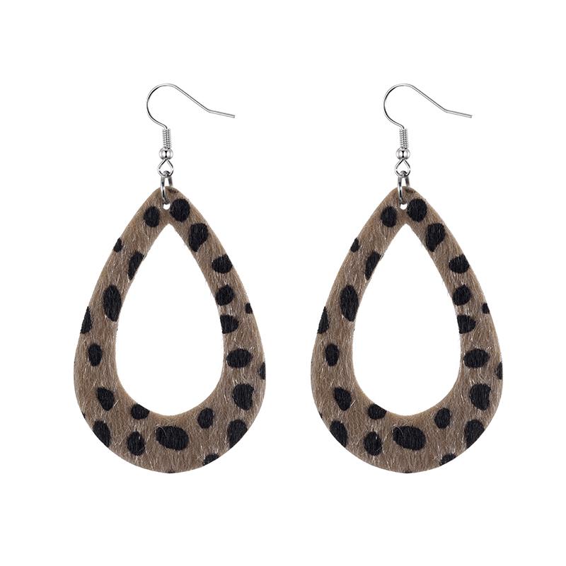 Fashion Leather Earrings Lightweight Faux Leather Leaf Earrings Teardrop Dangle Handmade For Women Girls Jewelry Wholesale