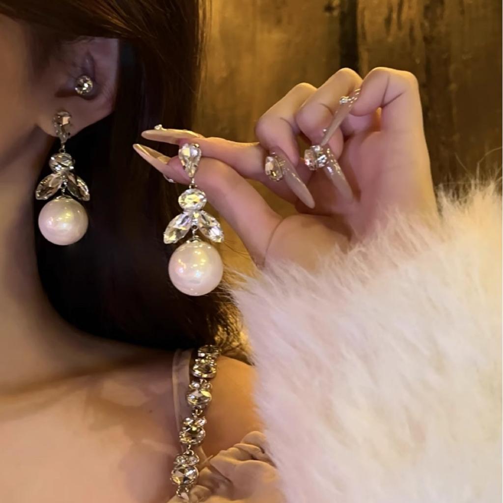 Silver Needle Diamond Pearl Fringed Earrings Retro Elegant Court Style Earrings High Sense Fashion Temperament Versatile Earrings