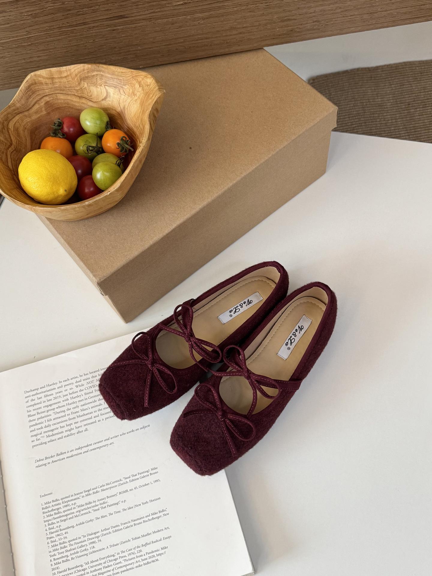 

Single shoes women s shoes 2025 autumn new ballet small leather shoes Korean version suede square head lace-up Mary Jane women s shoes 39 красный