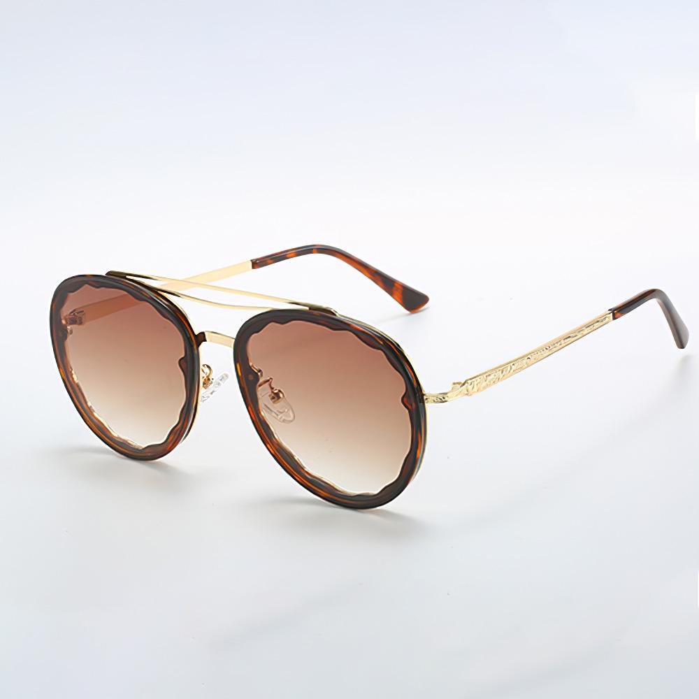 Vintage Sunglasses For Women Fashionable Modern Wavy Frame Semi Transparent Gradient Lens Golden Decorative Glasses Women