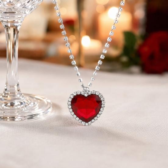 Collier Pendentif Cœur Bleu, Collier Cœur Fausse Pierre Diamant, Bijou Romantique Scintillant Cadeau pour Femme Épouse Petite Amie Accessoire de Soirée