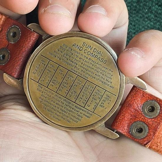 Handgefertigter Steampunk Messing Armkompass Sonnenuhr Uhr Zeitmesser Perfektes Geschenk für Ehemann, Andenken Hochzeitsjubiläum Geburtstagsgeschenk