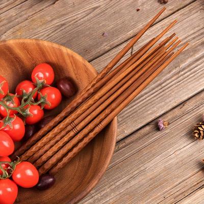 1 pár japonských ručne vyrezávaných paličiek s korytnačím pancierom, masívnych drevených špicatých paličiek na sushi, kuchynského riadu, protišmykových drevených paličiek