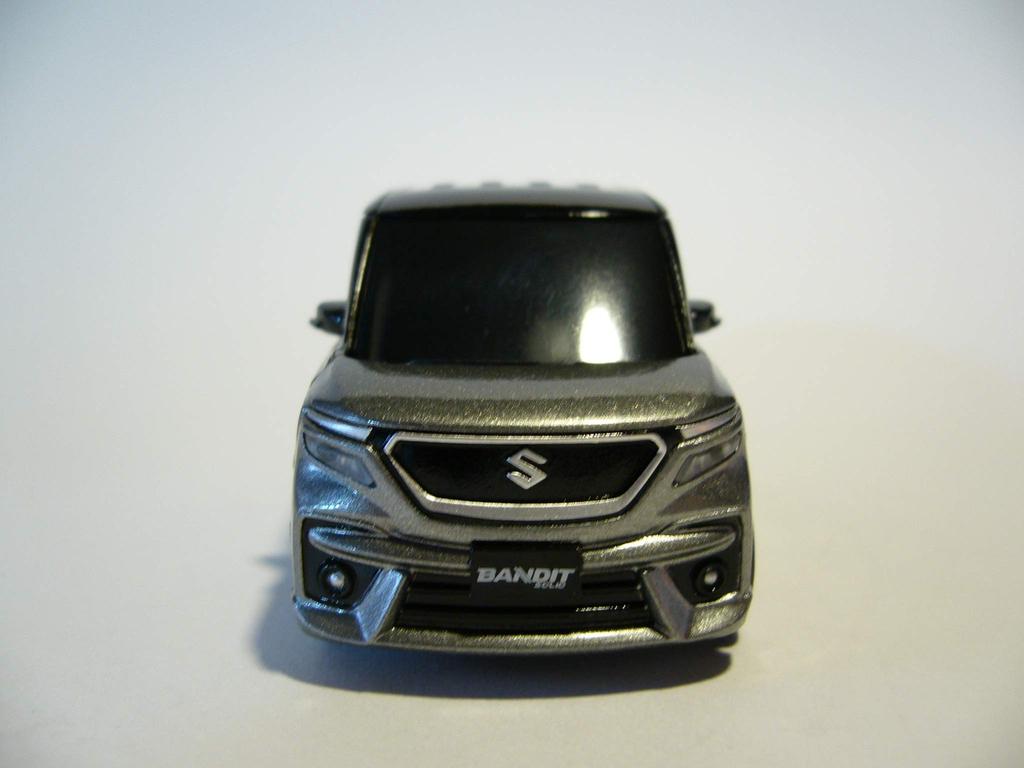 SUZUKI SOLIO Bandit 3rd Generation Miniature Car in Premium Silver Metallic with Black Roof (2020-present) Pull-Back Two-Tone