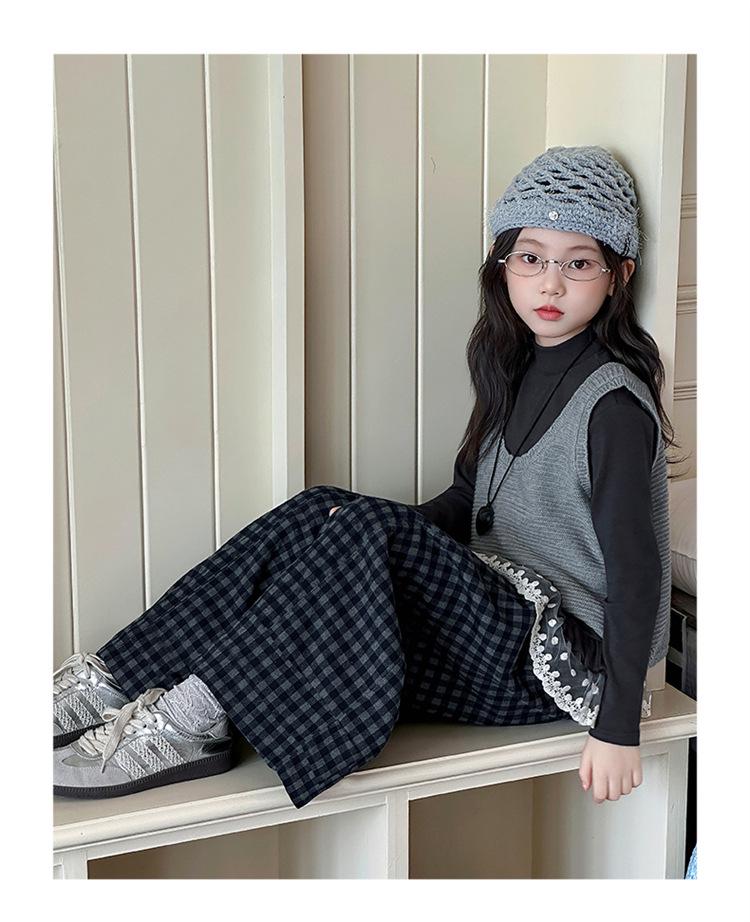 Girls' Knitted Vest and Plaid Shirt Set - Spring/Autumn 2025 Fashionable Style