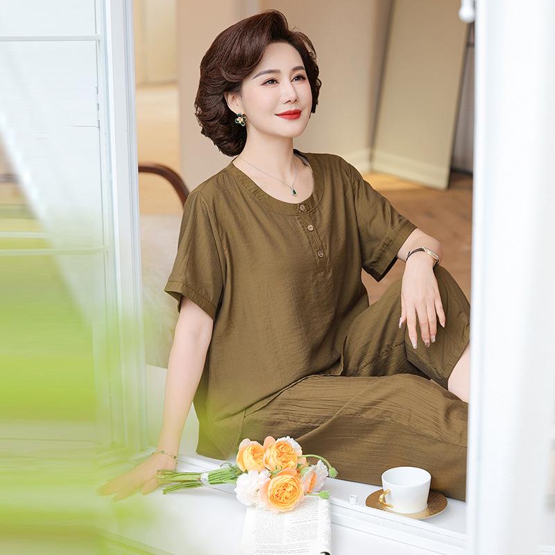 Stylish Summer Plus Size Round Neck Top & Nine-Point Pants Set for Middle-Aged Mothers