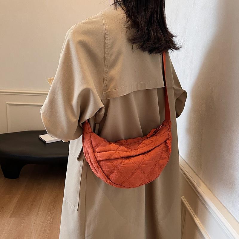 Herbst- und Winter-Rhombus-Knödelbeutel Baumwolltasche 2025 neue Schulter Damenhandtasche vielseitig großvolumig lässige Studenten-Umhängetasche