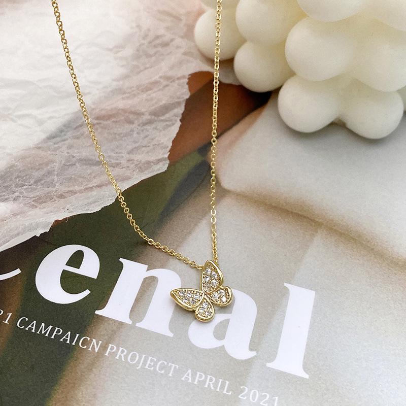 Butterfly Necklace with Mother of Pearl Pendant - Versatile High-End Sweater Chain for Autumn/Winter Jewelry