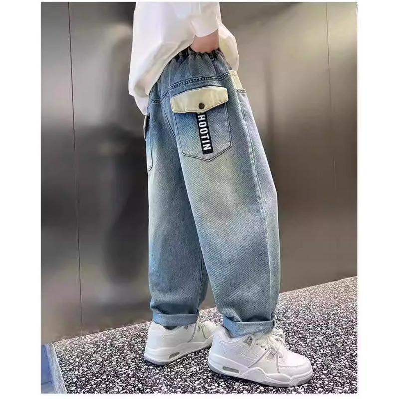 Lässige blaue Jeans-Hose für große Jungen