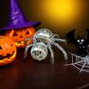 Halloweenská Disco Pavoučí Dekorace Zrcadlová Odrazivá Pavoučí Figurka Disko Koule Stolní Třpytivý Pavouk Znamení pro Vnitřní Bar Domov Stupňovitá Podnosová Dekorace