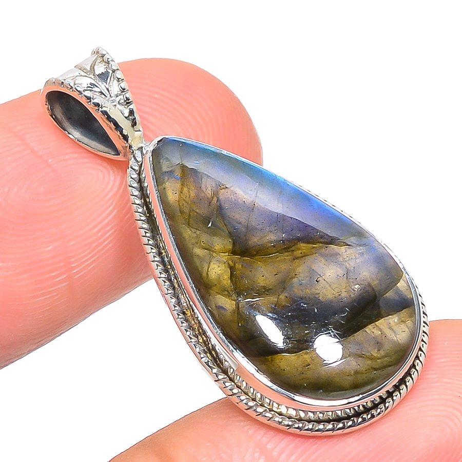 

Natural Labradorite Gemstone 925 Solid Sterling Silver Gift Pendant 1.38 F7S55