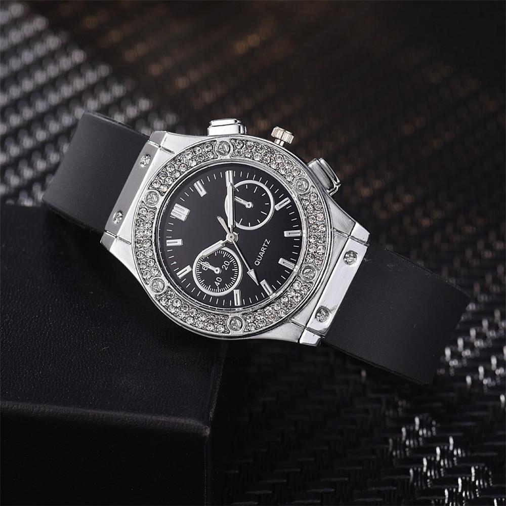 Gumové dámské hodinky Luxusní značky Casual Diamond Dámské Quartz náramkové hodinky Jednoduché sportovní hodiny