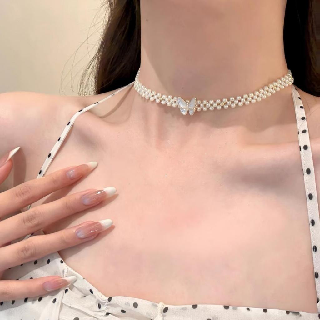 A Fritillary Butterfly Woven Pearl Choker Neck Chain Neck Evening Dress Accessories Necklace Collarbone Chain