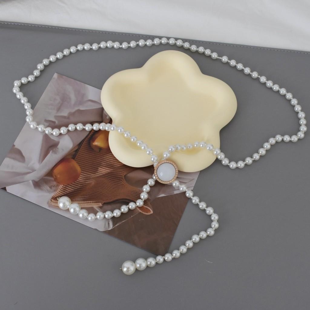 Elegant White Pearl Waist Belt For Women Ideal For Dresses And Sweaters With Decorative Features