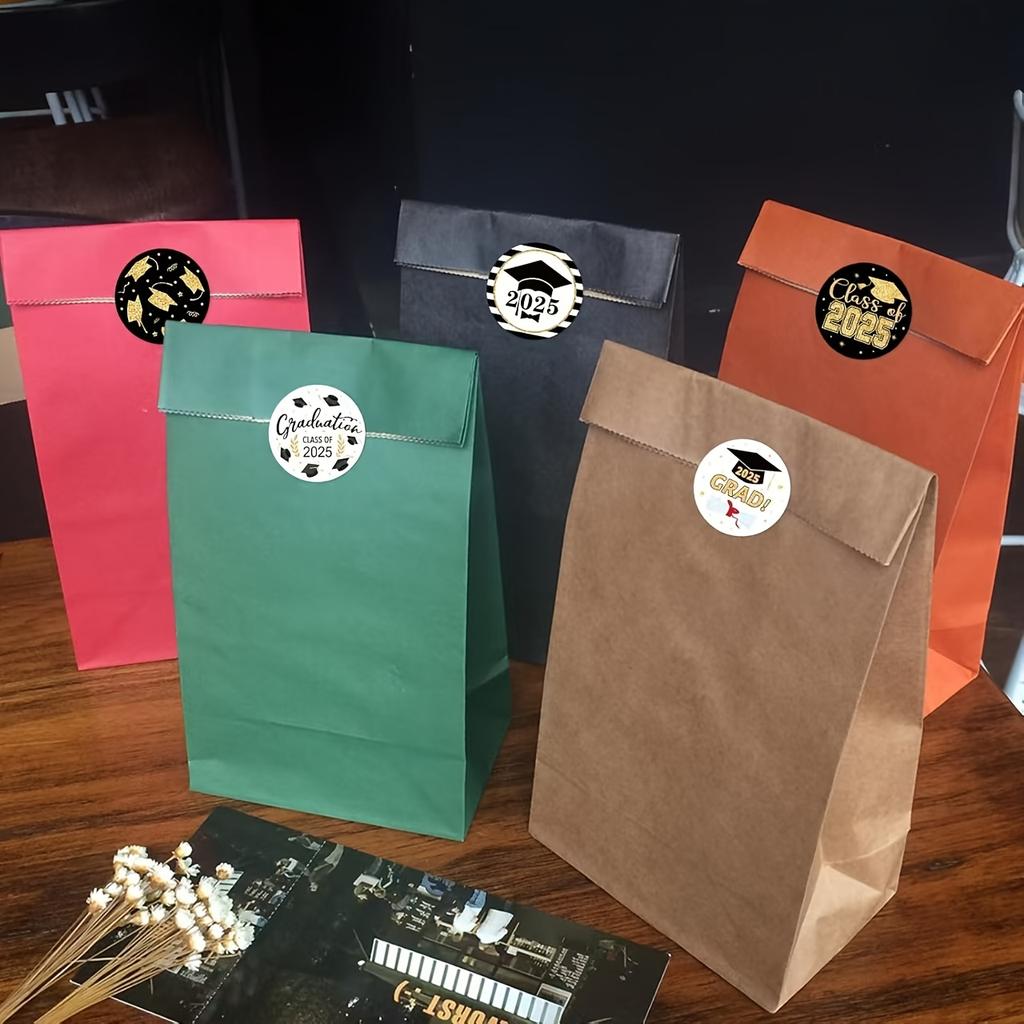 500 Stickers Per Roll for Graduation Season, Featuring Round Non-Drying Adhesive Labels for Caps And Celebration Events.