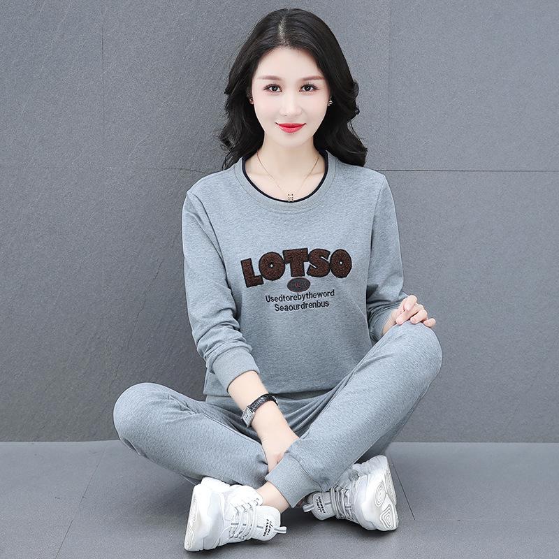 Khmer Embroidered Casual Sport Suit for Women - Spring/Autumn Age-Reducing Sweater & Sweatpants
