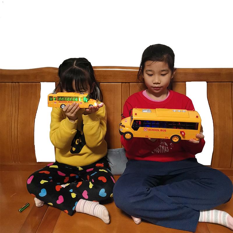 Trägheits-Schulbus-Autospielzeug mit Geschichte, Schüler-Shuttlebus, leuchtendes Musikfahrzeugspielzeug für Kinder, Jungen, Geburtstags- und Weihnachtsgeschenk