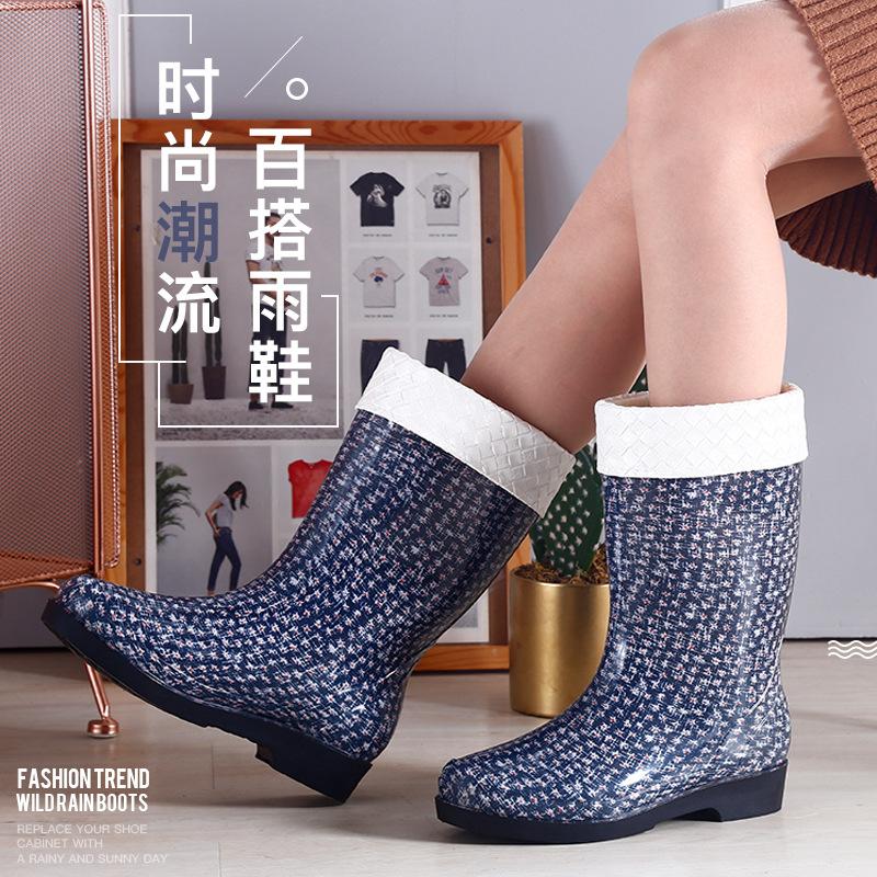 Water shoes fashion flower cloth rain shoes women's medium tube rain boots adult water boots work non-slip waterproof glue shoe cover shoes