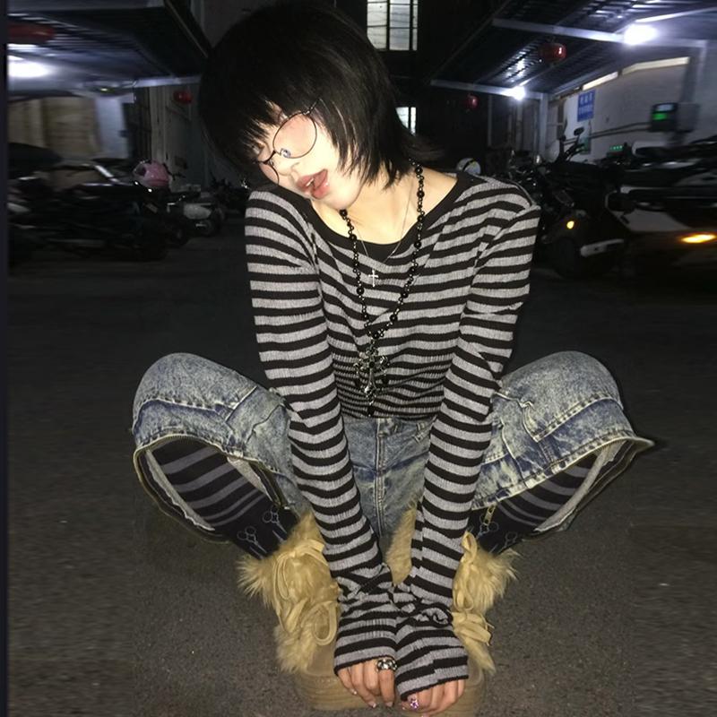 VAYLA Camiseta Japonesa Y2k para Mujer Manga Larga Hombros Descubiertos Rayada Crop Tops Estética Y2k Grunge 2000s Ropa de Calle Camisetas