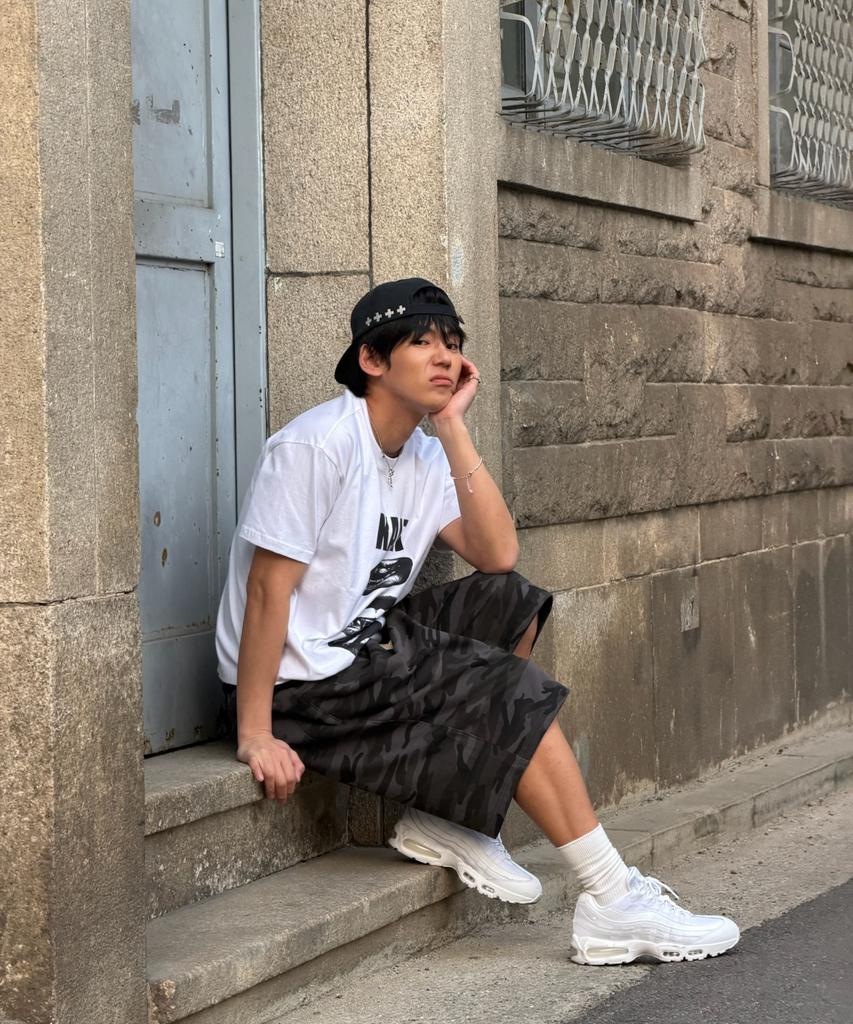 AMOU Kalt Lips Half T-Shirts White