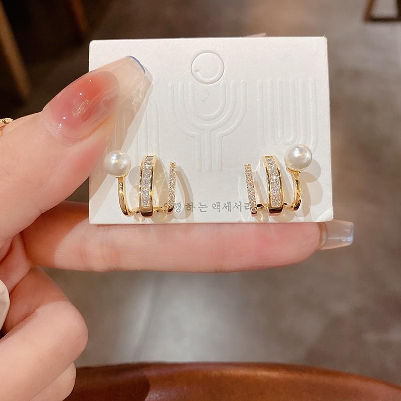Silver Needle Light Luxury Spice Girl Pearl Stud Earrings Temperament Retro Super Flash Earrings Women's Fashion High Sense Personalized Earrings