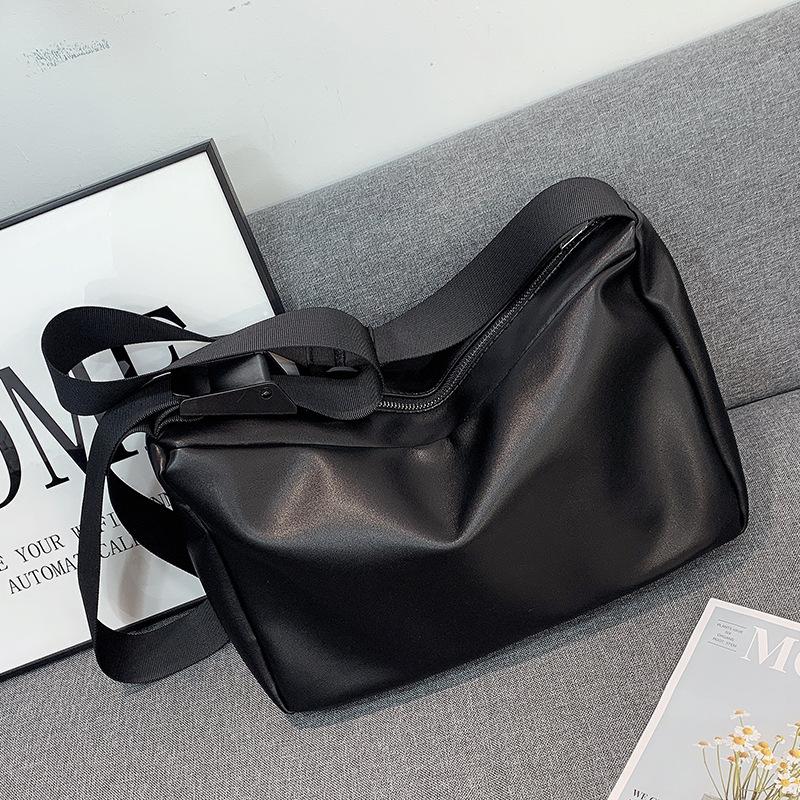 

Newly Released Patent Leather Crossbody Bag for Women, Large Capacity Fashionable Women s Bag, Korean Version Trendy Solid Color Women s Shoulder Bag чёрный
