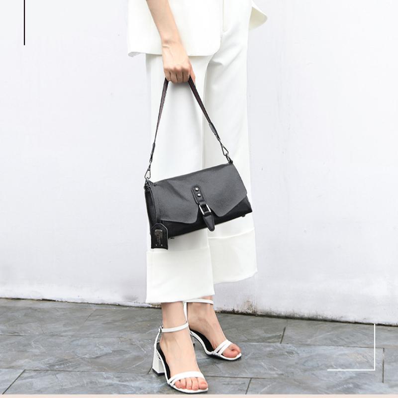 The New European and American Style Clamshell PU Leather Underarm Messenger Pillow Boston Large-capacity Female Bag One-shoulder Portable Diagonal Bag
