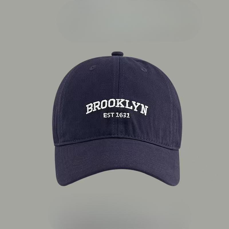 Baseball Cap Neutral Style Men and Women Can Wear Retro Soft Top Baseball Hat To Make The Face Look Small