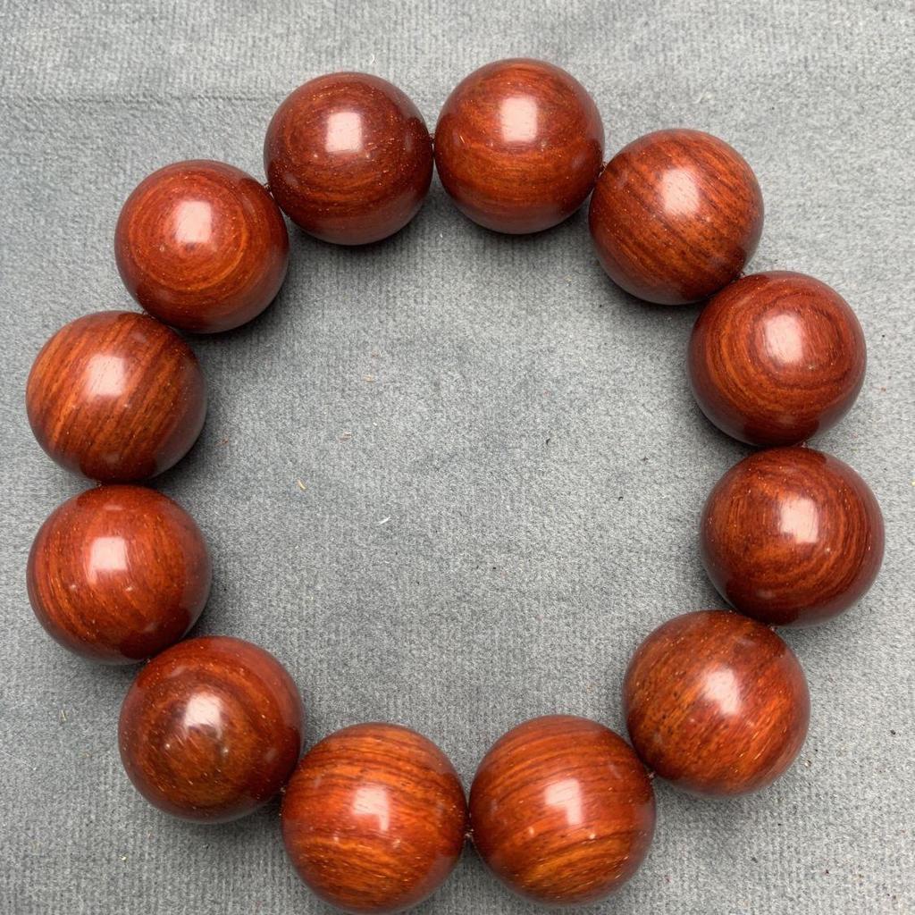 Herren Armband aus rotem Sandelholz mit goldenem Stern Agarholz Buddhistische Gebetsperlen