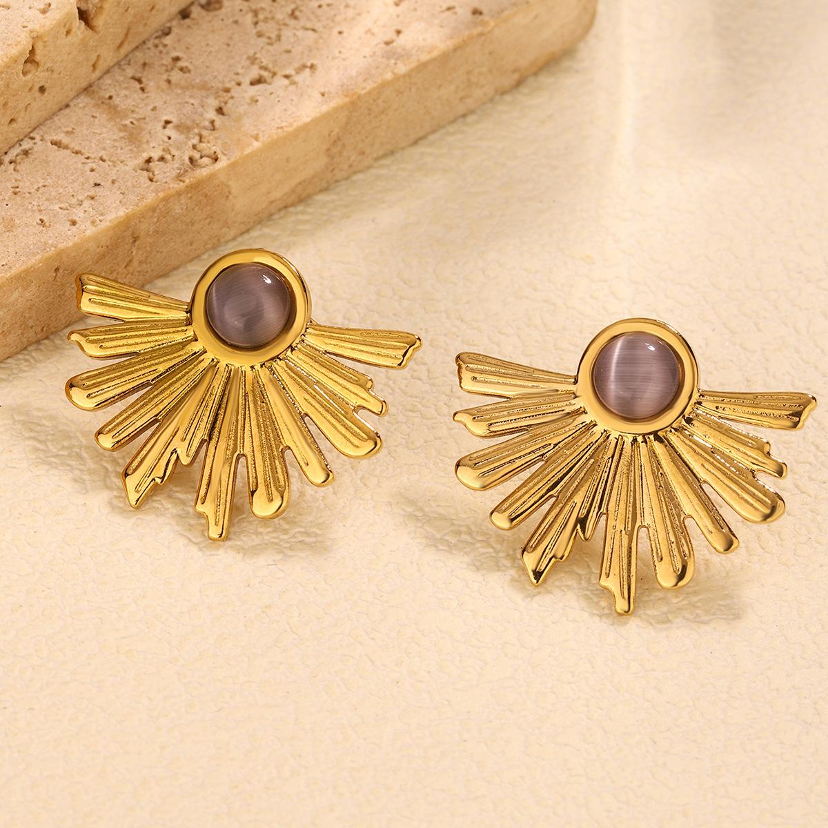 

Retro fan-shaped stainless steel stud earrings, high-end gold earrings, niche design light luxury earrings фіолетовий