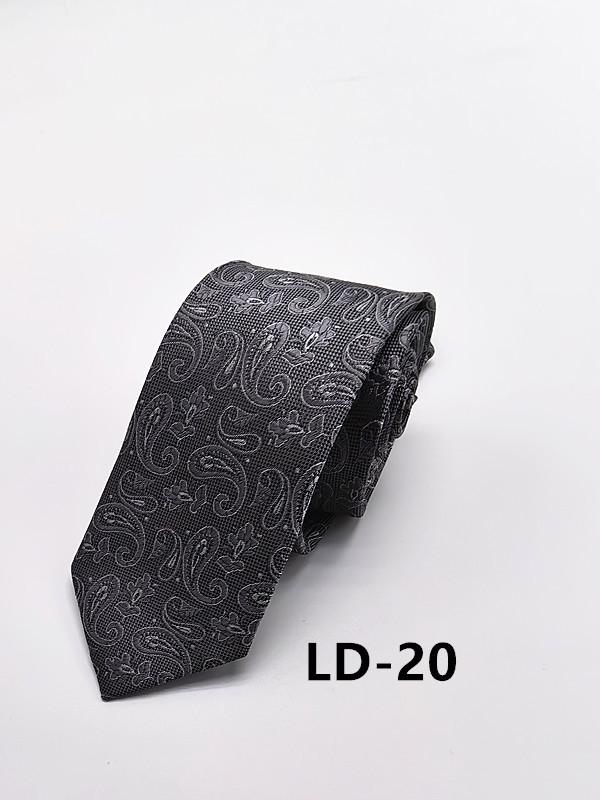 Handmade Paisley Tie for Trendy Gentlemen