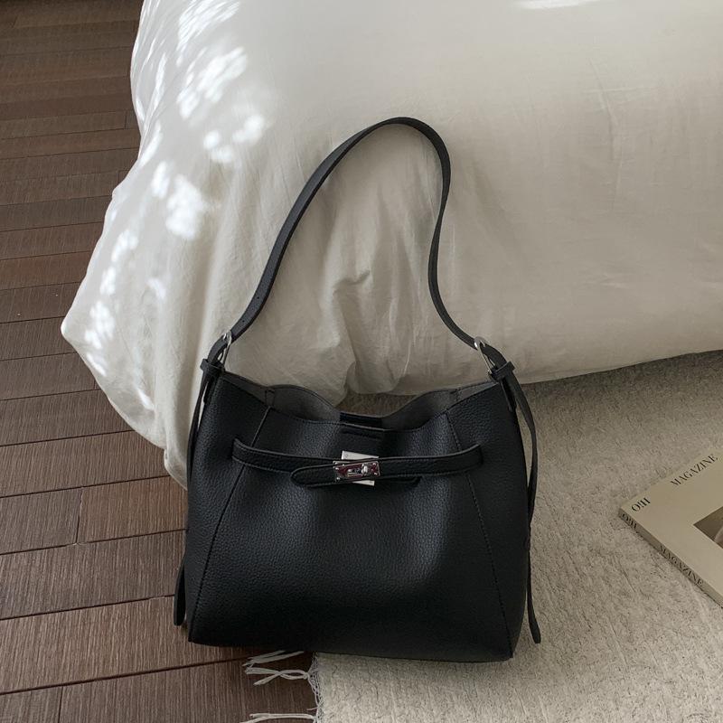 Simple handbag, small bag, women s winter new high-value bucket bag, casual shoulder crossbody bag
