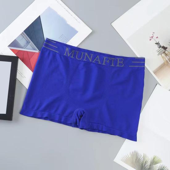 Meeste kirjatrükiga lühikesed püksid Aluspüksid Õmblusteta elastne keskmise kõrgusega aluspesu Pehmed hingavad spordi aluspüksid